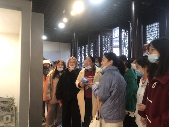 1607991150608617.jpg 图3:参观金九避难处.jpg