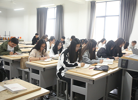 1699864499566536.jpg 图1:学员认真聆听.JPG