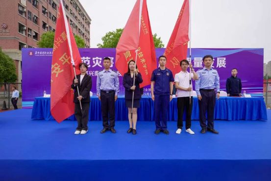 1683985308948718.jpg 团队.jpg